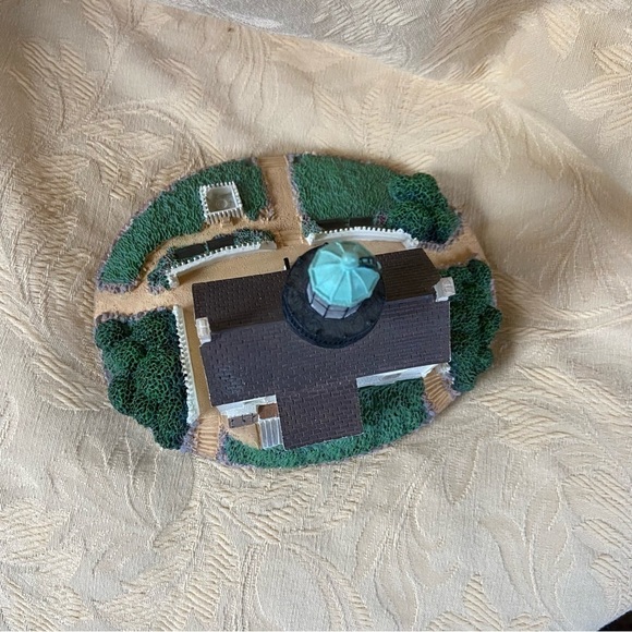 Danbury Mint lighthouse figurine, Old Point Loma. collectible. Great gift idea. - Picture 6 of 6